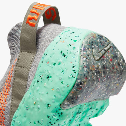 NIKE SPORTSWEAR Space Hippie 04
