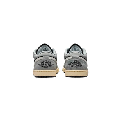 Air Jordan 1 Low "Light Smoke Grey"